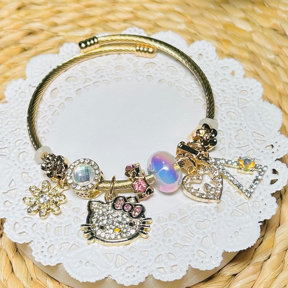 Sparkling Hello Kitty Charm Bracelet